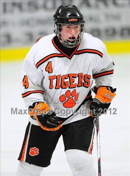 Thumbnail 3 in St. Joseph vs. Ridgefield (FCIAC Tier 1 Semifinal) photogallery.