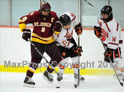 Thumbnail 2 in St. Joseph vs. Ridgefield (FCIAC Tier 1 Semifinal) photogallery.