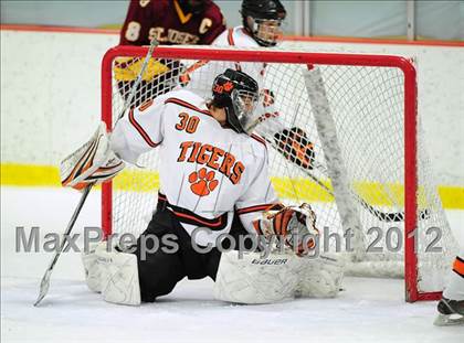Thumbnail 3 in St. Joseph vs. Ridgefield (FCIAC Tier 1 Semifinal) photogallery.