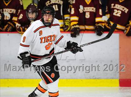 Thumbnail 3 in St. Joseph vs. Ridgefield (FCIAC Tier 1 Semifinal) photogallery.