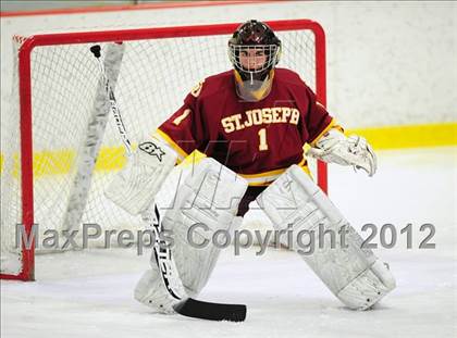 Thumbnail 1 in St. Joseph vs. Ridgefield (FCIAC Tier 1 Semifinal) photogallery.