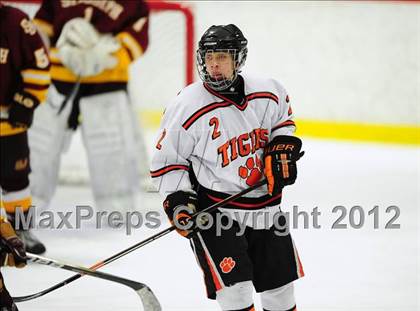 Thumbnail 2 in St. Joseph vs. Ridgefield (FCIAC Tier 1 Semifinal) photogallery.