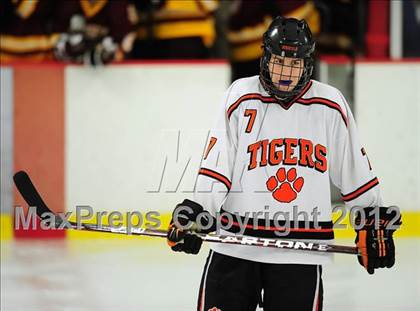 Thumbnail 2 in St. Joseph vs. Ridgefield (FCIAC Tier 1 Semifinal) photogallery.
