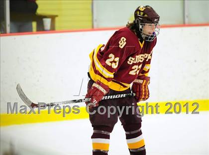 Thumbnail 3 in St. Joseph vs. Ridgefield (FCIAC Tier 1 Semifinal) photogallery.