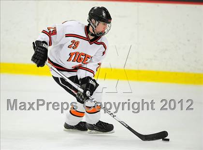 Thumbnail 3 in St. Joseph vs. Ridgefield (FCIAC Tier 1 Semifinal) photogallery.