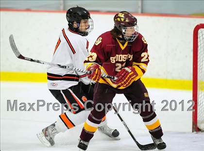 Thumbnail 1 in St. Joseph vs. Ridgefield (FCIAC Tier 1 Semifinal) photogallery.