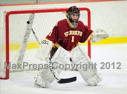Thumbnail 3 in St. Joseph vs. Ridgefield (FCIAC Tier 1 Semifinal) photogallery.
