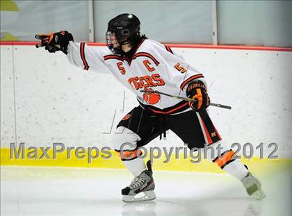 Thumbnail 3 in St. Joseph vs. Ridgefield (FCIAC Tier 1 Semifinal) photogallery.