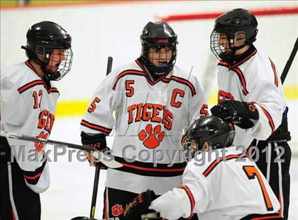 Thumbnail 3 in St. Joseph vs. Ridgefield (FCIAC Tier 1 Semifinal) photogallery.