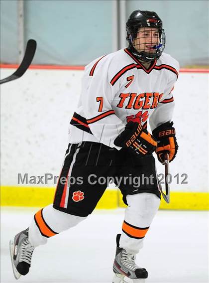 Thumbnail 1 in St. Joseph vs. Ridgefield (FCIAC Tier 1 Semifinal) photogallery.