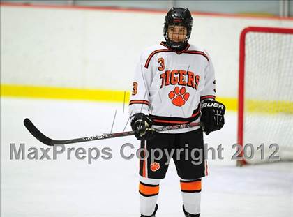 Thumbnail 2 in St. Joseph vs. Ridgefield (FCIAC Tier 1 Semifinal) photogallery.