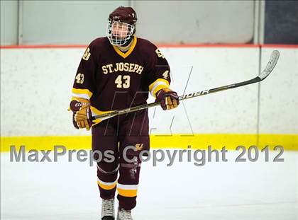 Thumbnail 3 in St. Joseph vs. Ridgefield (FCIAC Tier 1 Semifinal) photogallery.