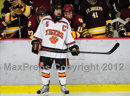 Thumbnail 3 in St. Joseph vs. Ridgefield (FCIAC Tier 1 Semifinal) photogallery.