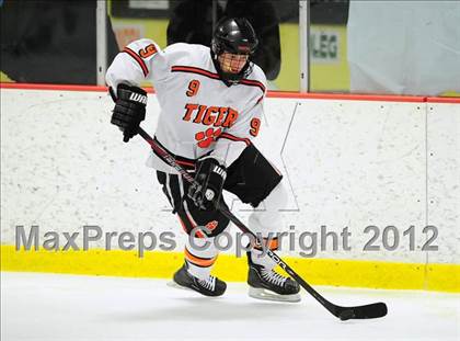 Thumbnail 2 in St. Joseph vs. Ridgefield (FCIAC Tier 1 Semifinal) photogallery.