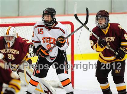 Thumbnail 2 in St. Joseph vs. Ridgefield (FCIAC Tier 1 Semifinal) photogallery.