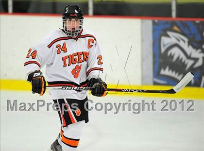 Thumbnail 1 in St. Joseph vs. Ridgefield (FCIAC Tier 1 Semifinal) photogallery.