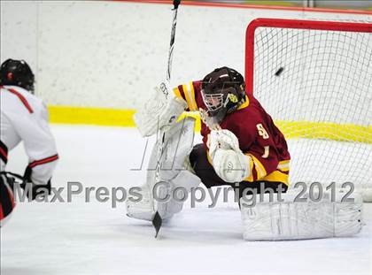 Thumbnail 2 in St. Joseph vs. Ridgefield (FCIAC Tier 1 Semifinal) photogallery.