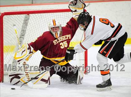 Thumbnail 1 in St. Joseph vs. Ridgefield (FCIAC Tier 1 Semifinal) photogallery.