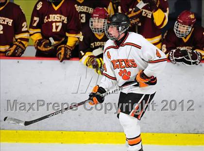 Thumbnail 2 in St. Joseph vs. Ridgefield (FCIAC Tier 1 Semifinal) photogallery.