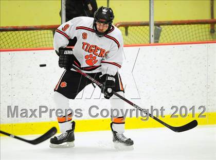 Thumbnail 3 in St. Joseph vs. Ridgefield (FCIAC Tier 1 Semifinal) photogallery.