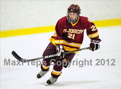 Thumbnail 2 in St. Joseph vs. Ridgefield (FCIAC Tier 1 Semifinal) photogallery.