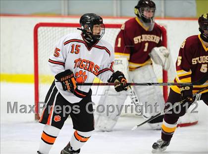 Thumbnail 1 in St. Joseph vs. Ridgefield (FCIAC Tier 1 Semifinal) photogallery.