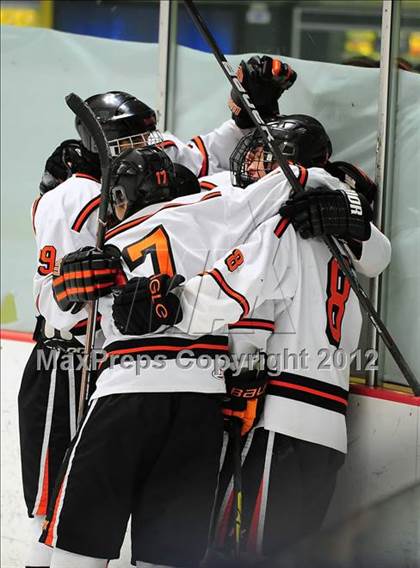 Thumbnail 2 in St. Joseph vs. Ridgefield (FCIAC Tier 1 Semifinal) photogallery.