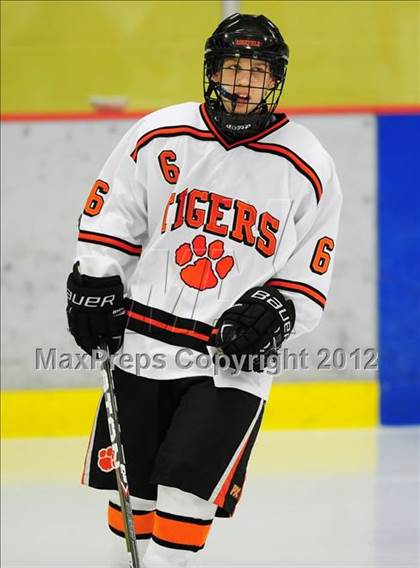 Thumbnail 3 in St. Joseph vs. Ridgefield (FCIAC Tier 1 Semifinal) photogallery.