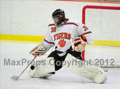 Thumbnail 2 in St. Joseph vs. Ridgefield (FCIAC Tier 1 Semifinal) photogallery.