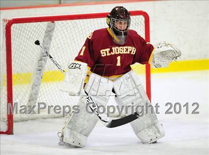 Thumbnail 3 in St. Joseph vs. Ridgefield (FCIAC Tier 1 Semifinal) photogallery.