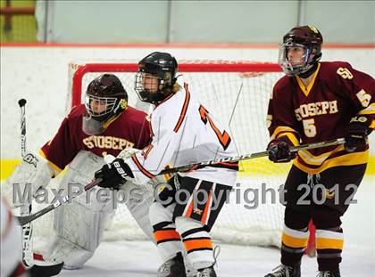 Thumbnail 1 in St. Joseph vs. Ridgefield (FCIAC Tier 1 Semifinal) photogallery.
