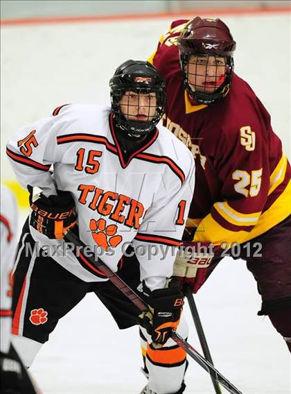 Thumbnail 1 in St. Joseph vs. Ridgefield (FCIAC Tier 1 Semifinal) photogallery.