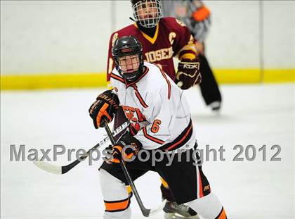 Thumbnail 1 in St. Joseph vs. Ridgefield (FCIAC Tier 1 Semifinal) photogallery.