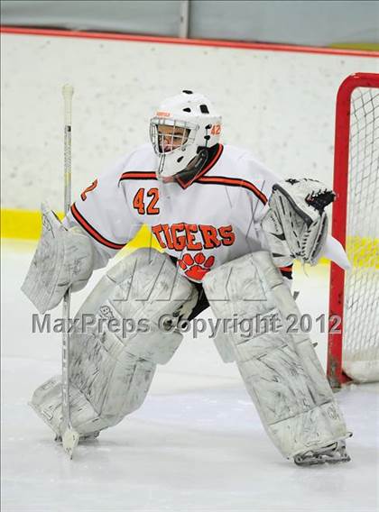 Thumbnail 1 in St. Joseph vs. Ridgefield (FCIAC Tier 1 Semifinal) photogallery.