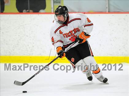 Thumbnail 2 in St. Joseph vs. Ridgefield (FCIAC Tier 1 Semifinal) photogallery.