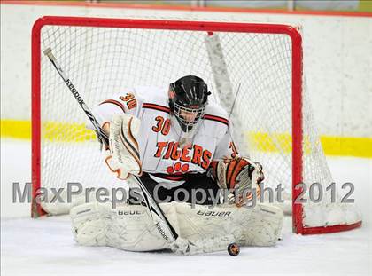 Thumbnail 2 in St. Joseph vs. Ridgefield (FCIAC Tier 1 Semifinal) photogallery.