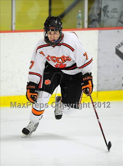 Thumbnail 3 in St. Joseph vs. Ridgefield (FCIAC Tier 1 Semifinal) photogallery.