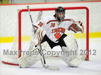 Thumbnail 2 in St. Joseph vs. Ridgefield (FCIAC Tier 1 Semifinal) photogallery.