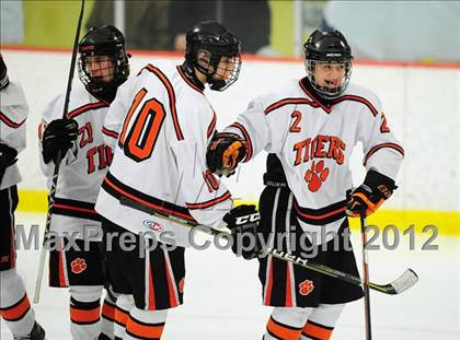 Thumbnail 2 in St. Joseph vs. Ridgefield (FCIAC Tier 1 Semifinal) photogallery.