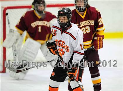 Thumbnail 2 in St. Joseph vs. Ridgefield (FCIAC Tier 1 Semifinal) photogallery.