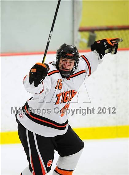 Thumbnail 2 in St. Joseph vs. Ridgefield (FCIAC Tier 1 Semifinal) photogallery.