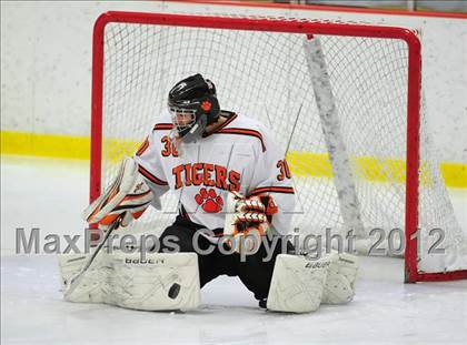 Thumbnail 1 in St. Joseph vs. Ridgefield (FCIAC Tier 1 Semifinal) photogallery.