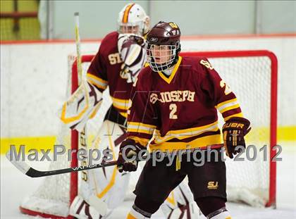 Thumbnail 3 in St. Joseph vs. Ridgefield (FCIAC Tier 1 Semifinal) photogallery.