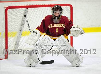 Thumbnail 1 in St. Joseph vs. Ridgefield (FCIAC Tier 1 Semifinal) photogallery.