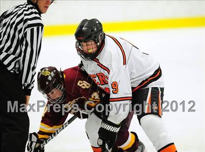 Thumbnail 1 in St. Joseph vs. Ridgefield (FCIAC Tier 1 Semifinal) photogallery.