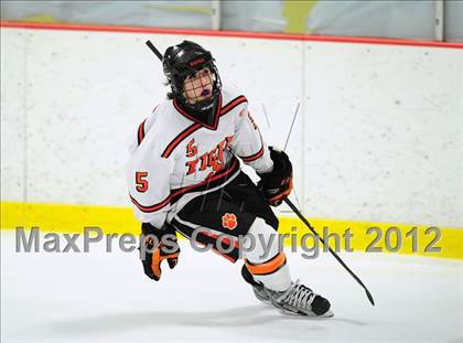 Thumbnail 1 in St. Joseph vs. Ridgefield (FCIAC Tier 1 Semifinal) photogallery.