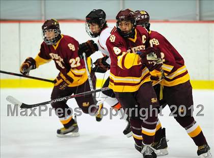 Thumbnail 2 in St. Joseph vs. Ridgefield (FCIAC Tier 1 Semifinal) photogallery.