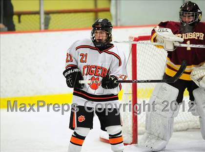 Thumbnail 3 in St. Joseph vs. Ridgefield (FCIAC Tier 1 Semifinal) photogallery.