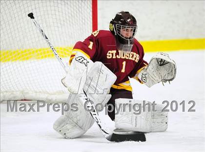 Thumbnail 3 in St. Joseph vs. Ridgefield (FCIAC Tier 1 Semifinal) photogallery.