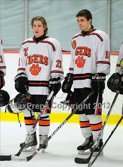 Thumbnail 3 in St. Joseph vs. Ridgefield (FCIAC Tier 1 Semifinal) photogallery.